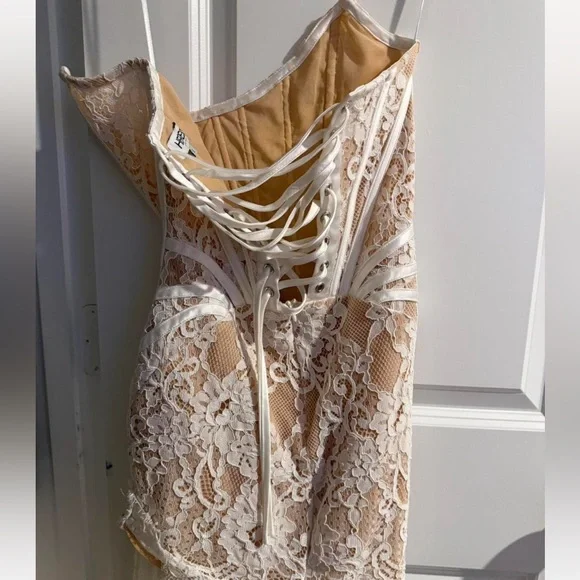 Heiress Beverly Hills WHITE LACE CORSET DRAPED MINI DRESS